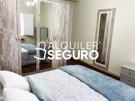 Habitación de Piso de alquiler en Vitoria - Gasteiz con Calefacción y Amueblado