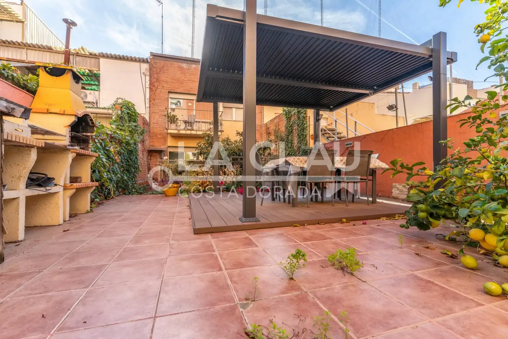Terrasse von Einfamilien-Reihenhaus zum Verkauf in Gavà mit Heizung
