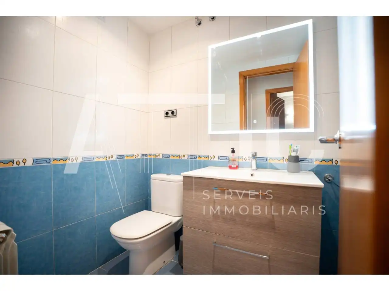 Badezimmer von Dachboden zum Verkauf in Sant Quirze del Vallès mit Klimaanlage, Heizung und Parkett