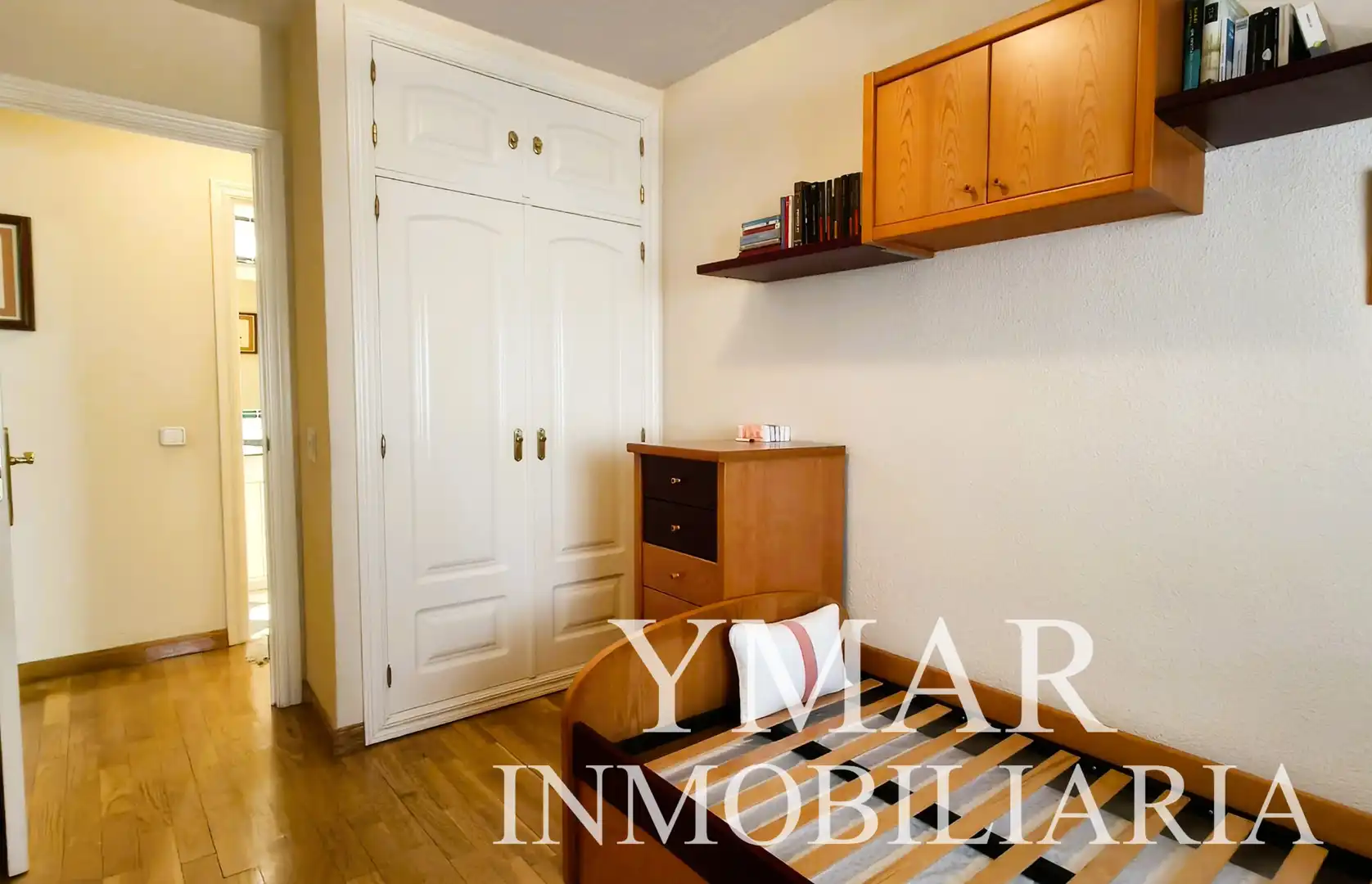 Bedroom of Flat for sale in Móstoles  with Air Conditioner, Heating and Parquet flooring