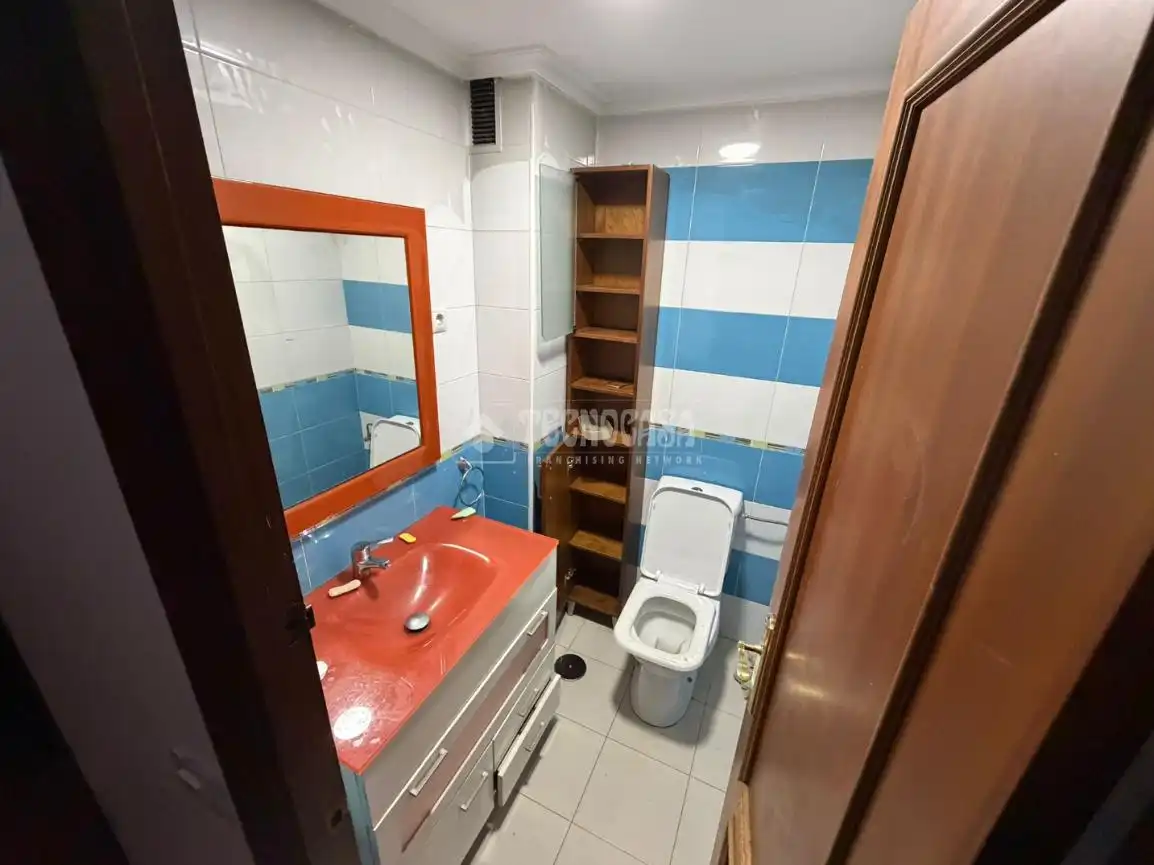 Habitación de Piso en venta en Santander con Calefacción y Alarma