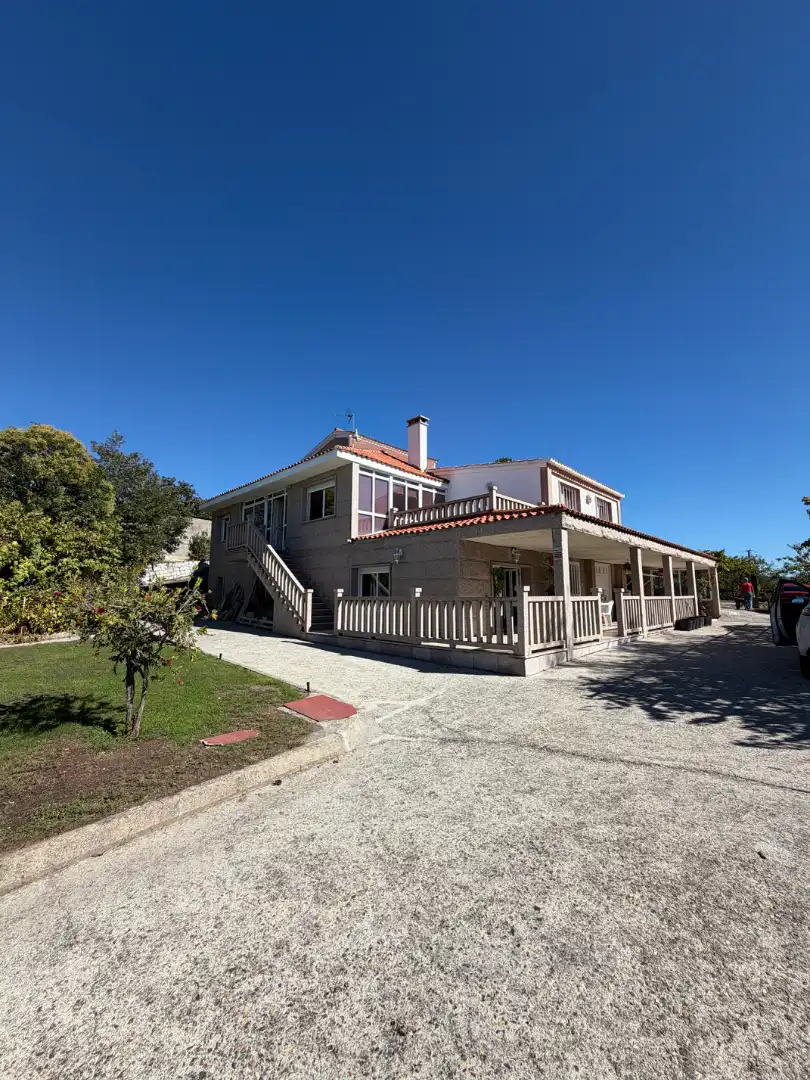 Villa con balcone in vendita a Barrocanes, imagen 2