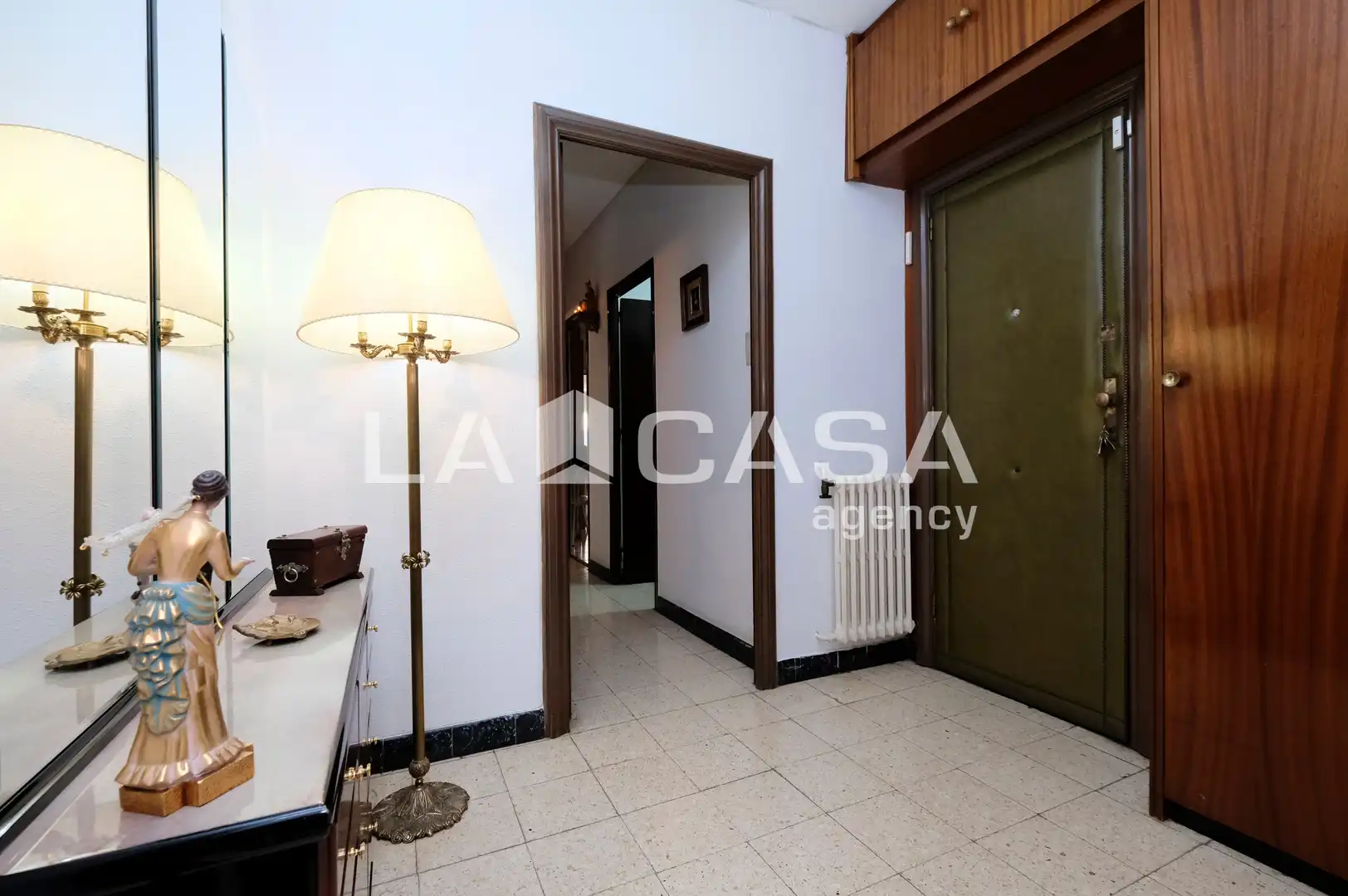 Piso en venta en Barcelona con Calefacción y Balcón
