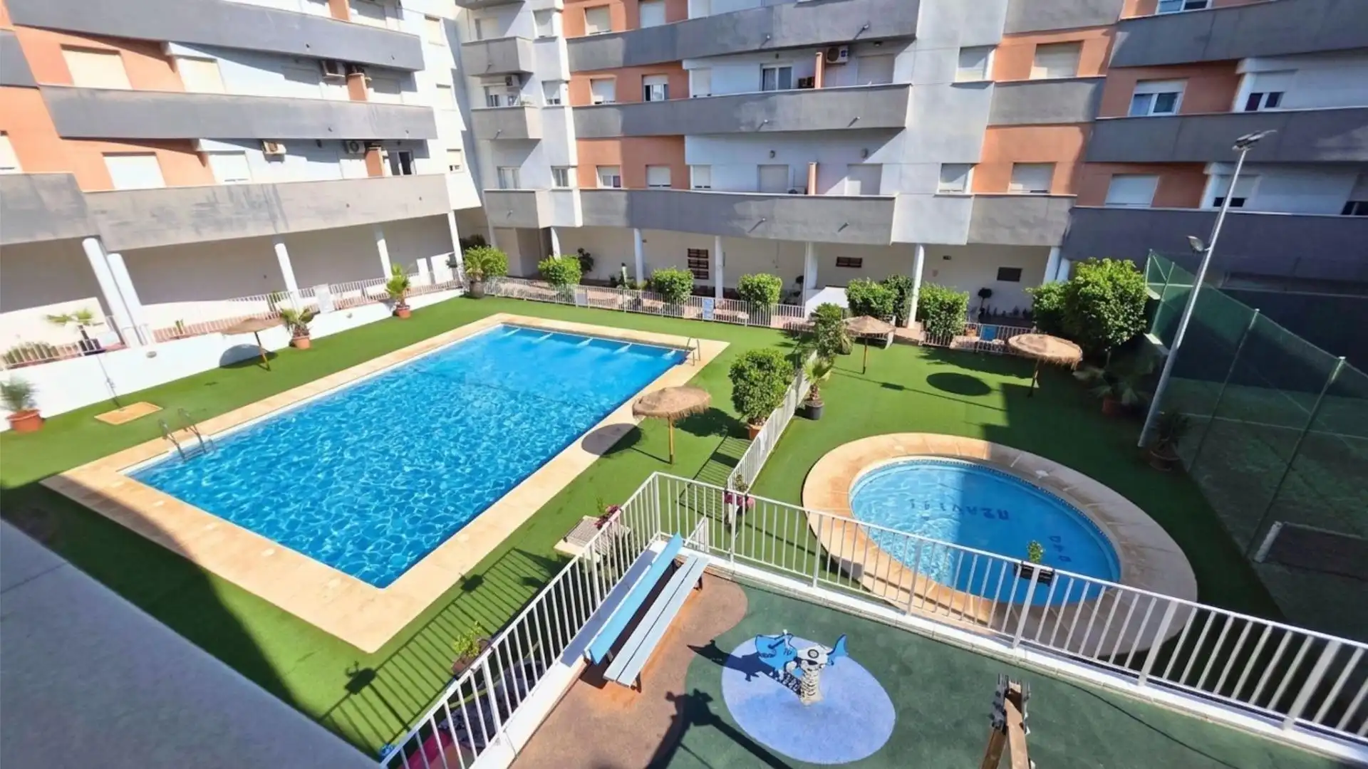 Piscina de Piso en venta en Vícar con Trastero, Balcón y Piscina comunitaria