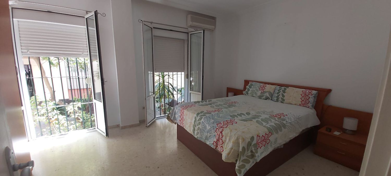 Bedroom of Flat for sale in  Sevilla Capital  with Storage room