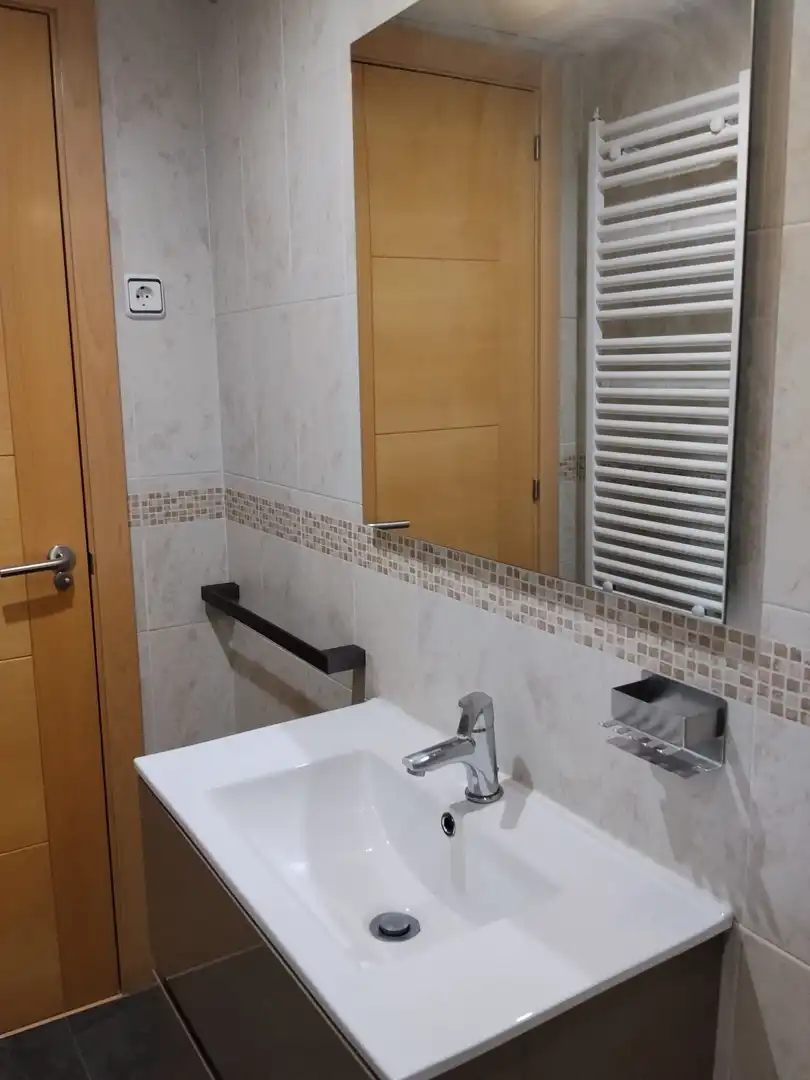 Bany de Dúplex de lloguer en Pozuelo de Alarcón amb Aire condicionat, Calefacció i Terrassa
