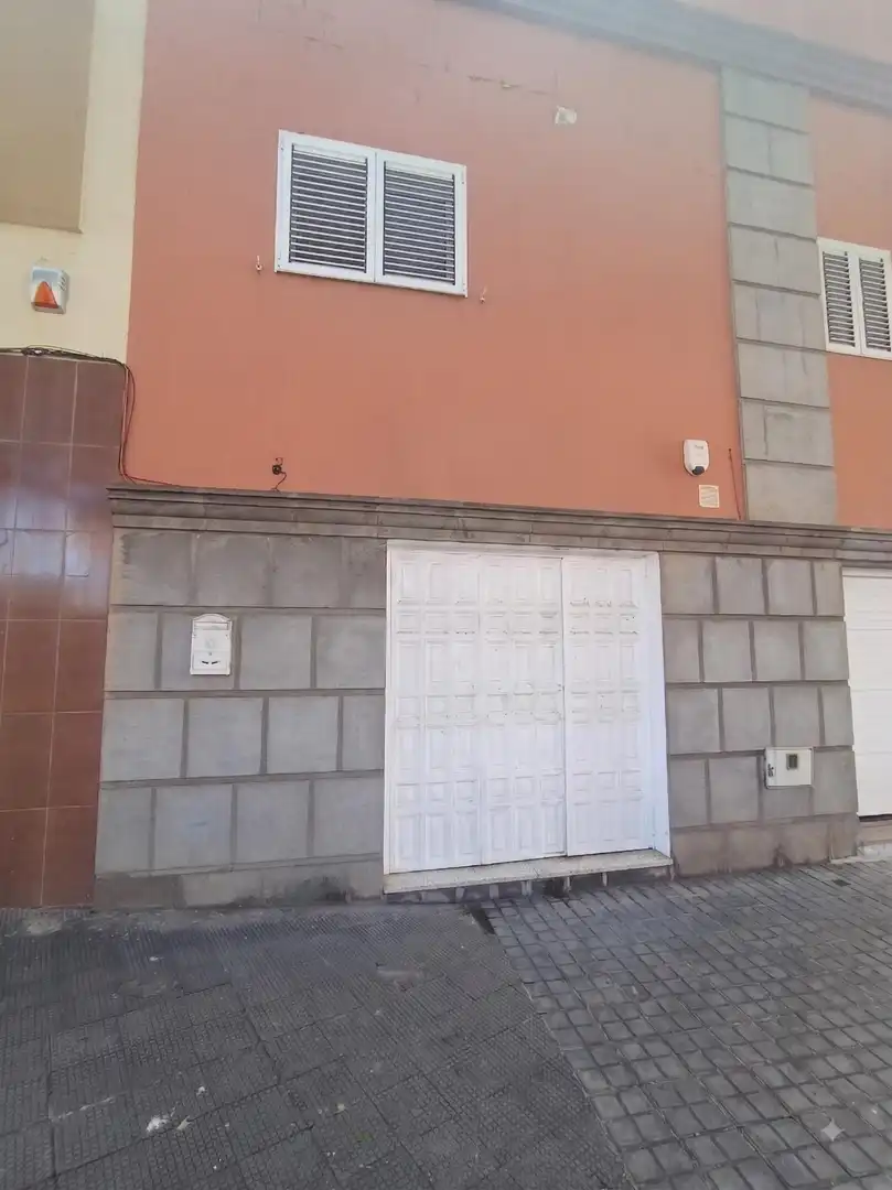 Vista exterior de Local en venta en Centro