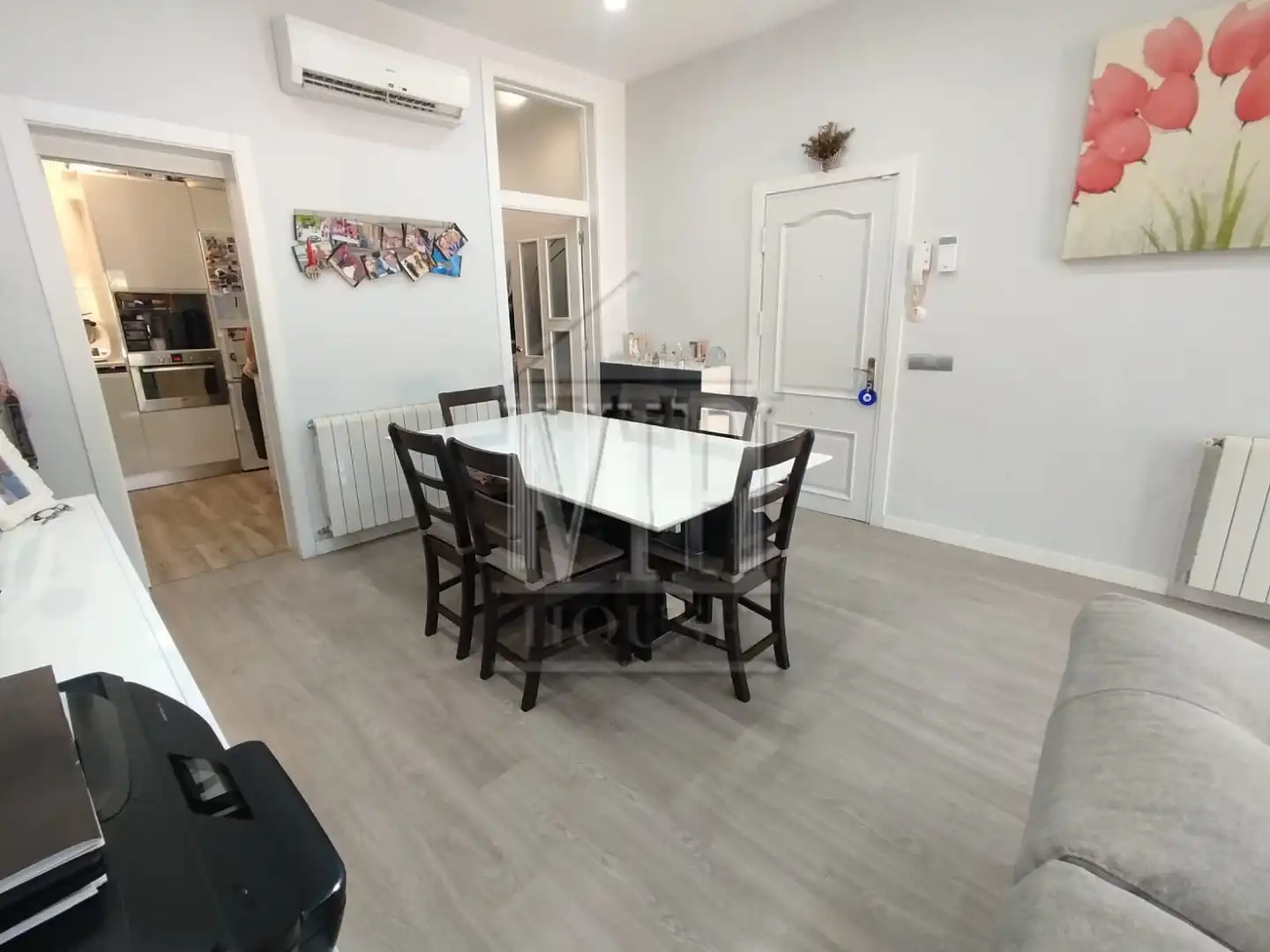 Esszimmer von Einfamilien-Reihenhaus zum Verkauf in Badalona mit Klimaanlage, Heizung und Parkett