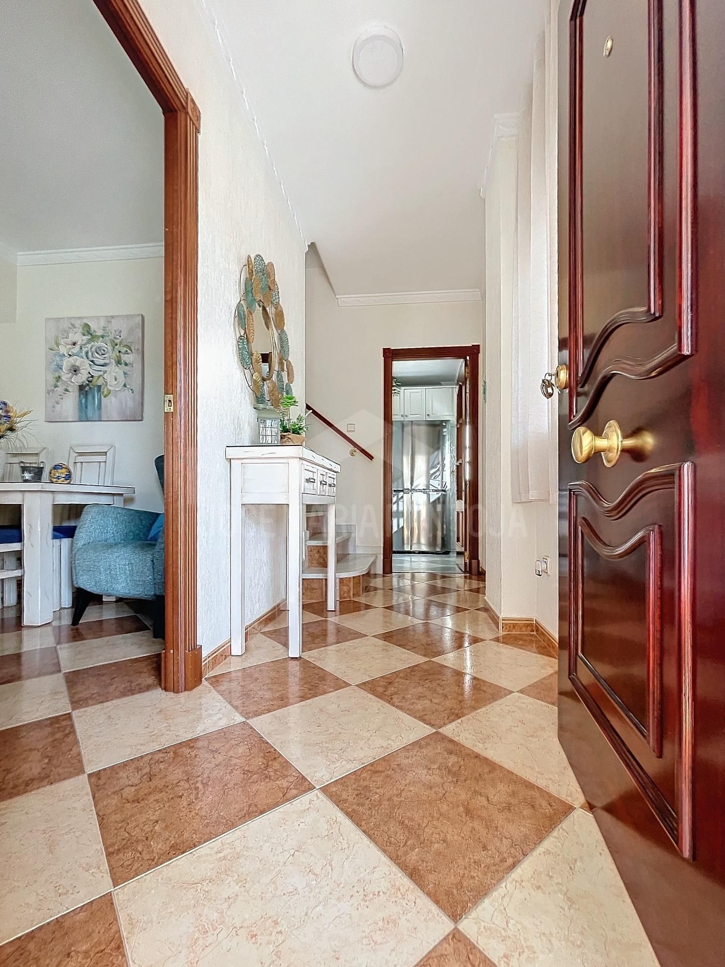 Casa adosada en venda a Caballero Bonald - San José Obrero - Guadalcacín