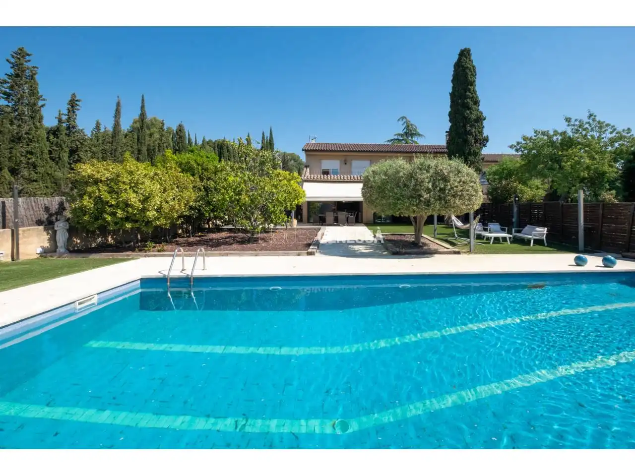 Piscina de Casa o chalet en venta en Matadepera con Calefacción, Jardín privado y Parquet