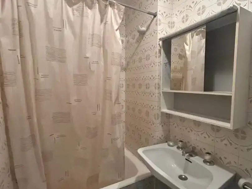 Badezimmer von Wohnung zur Miete in Lugo Capital mit Balkon