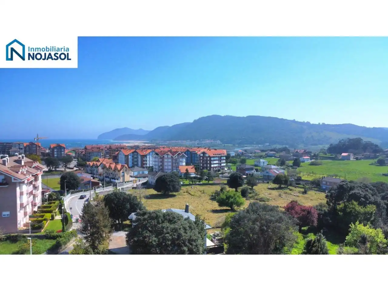 Vista exterior de Apartamento en venta en Noja con Calefacción, Jardín privado y Terraza