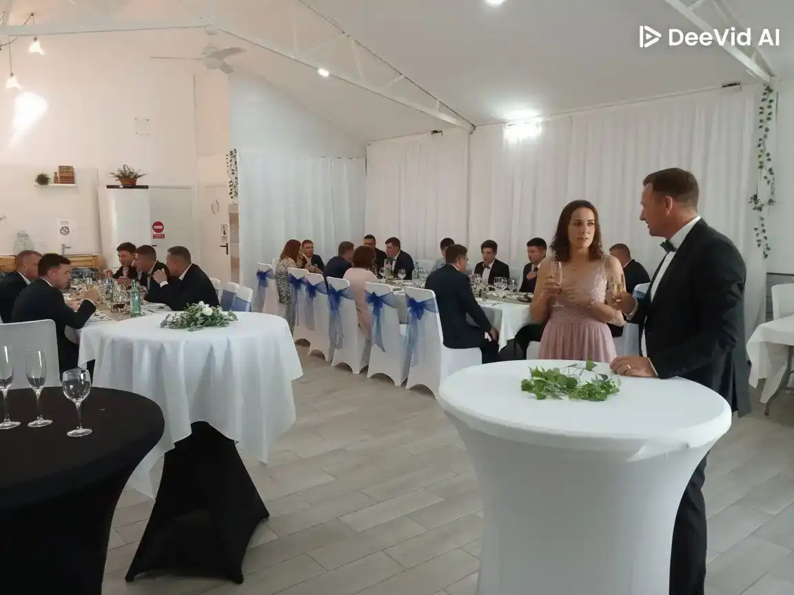 Menjador de Pis en venda en La Rinconada amb Aire condicionat, Jardí privat i Piscina