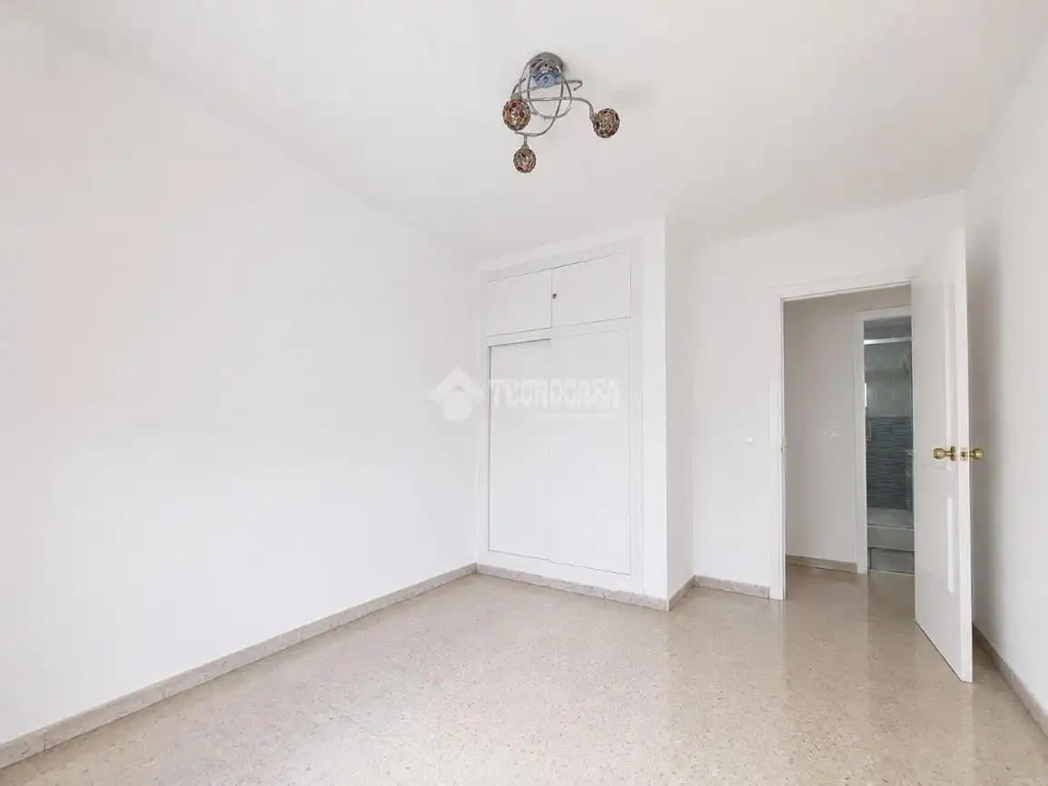 Bedroom of Flat for sale in Fuengirola