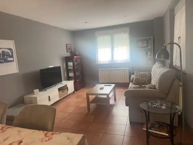 Sala d'estar de Casa o xalet en venda en Castropol amb Calefacció, Jardí privat i Parquet