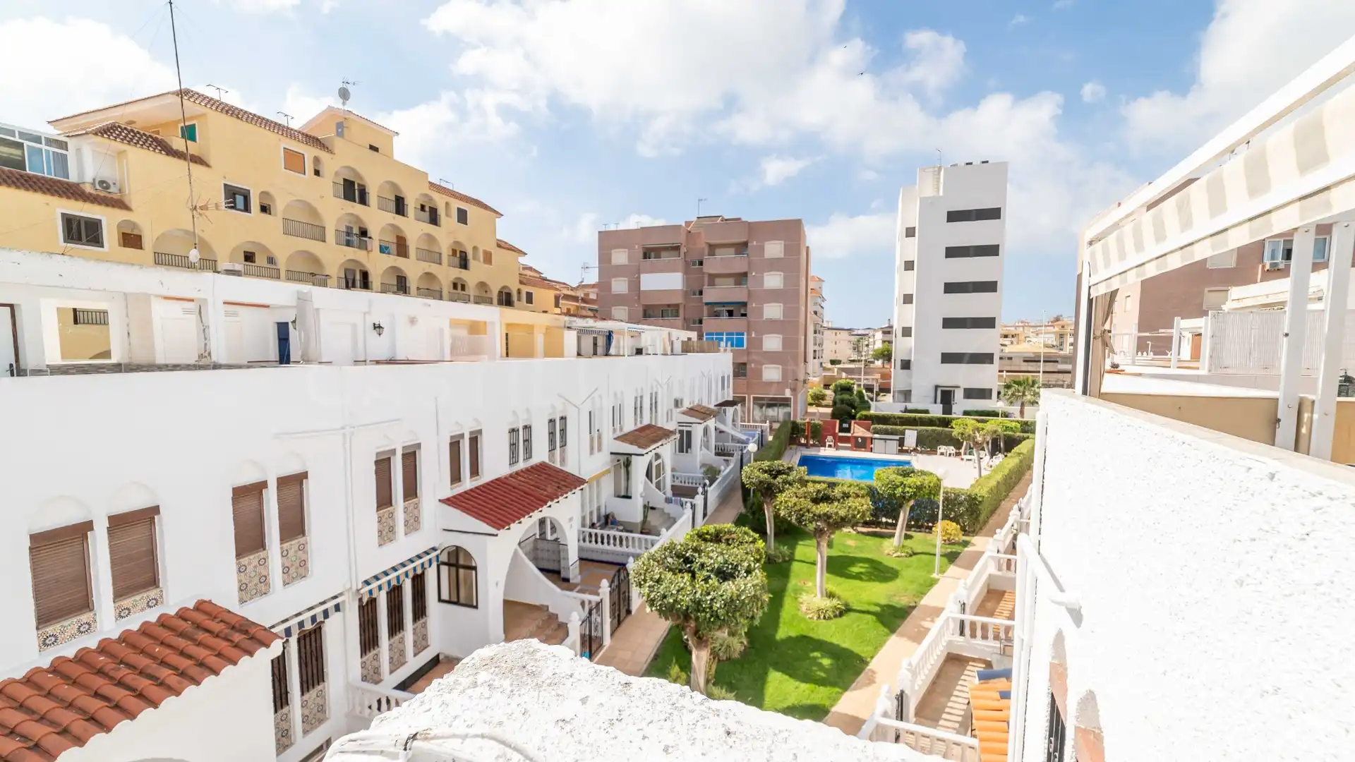 Exterior view of Detached homes for sale in Torrevieja  with Terrace, Furnished and Oven