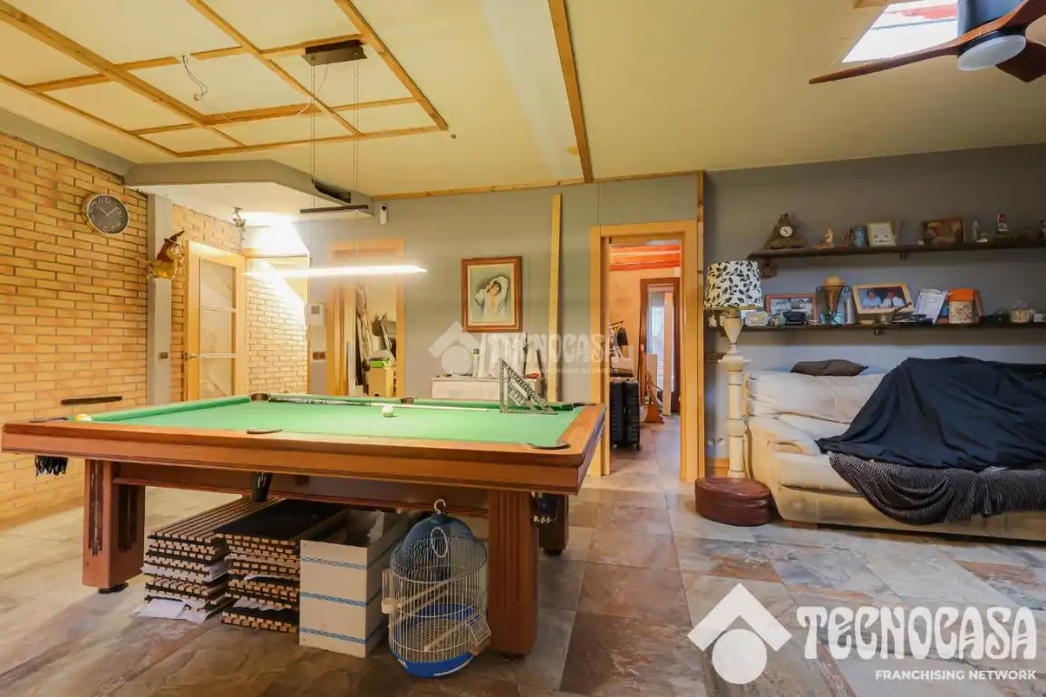 Casa aparellada amb terrassa en venda a Cerdanyola, imagen 16