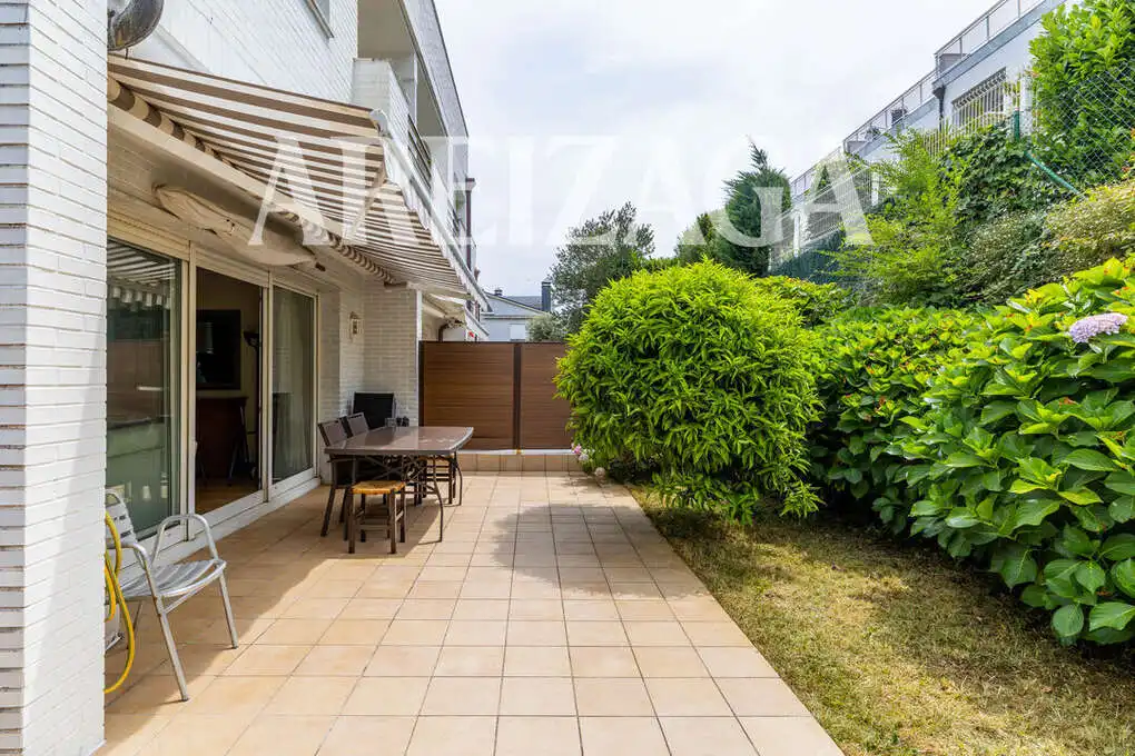 Terrassa de Casa o xalet en venda en Donostia - San Sebastián  amb Calefacció, Jardí privat i Terrassa