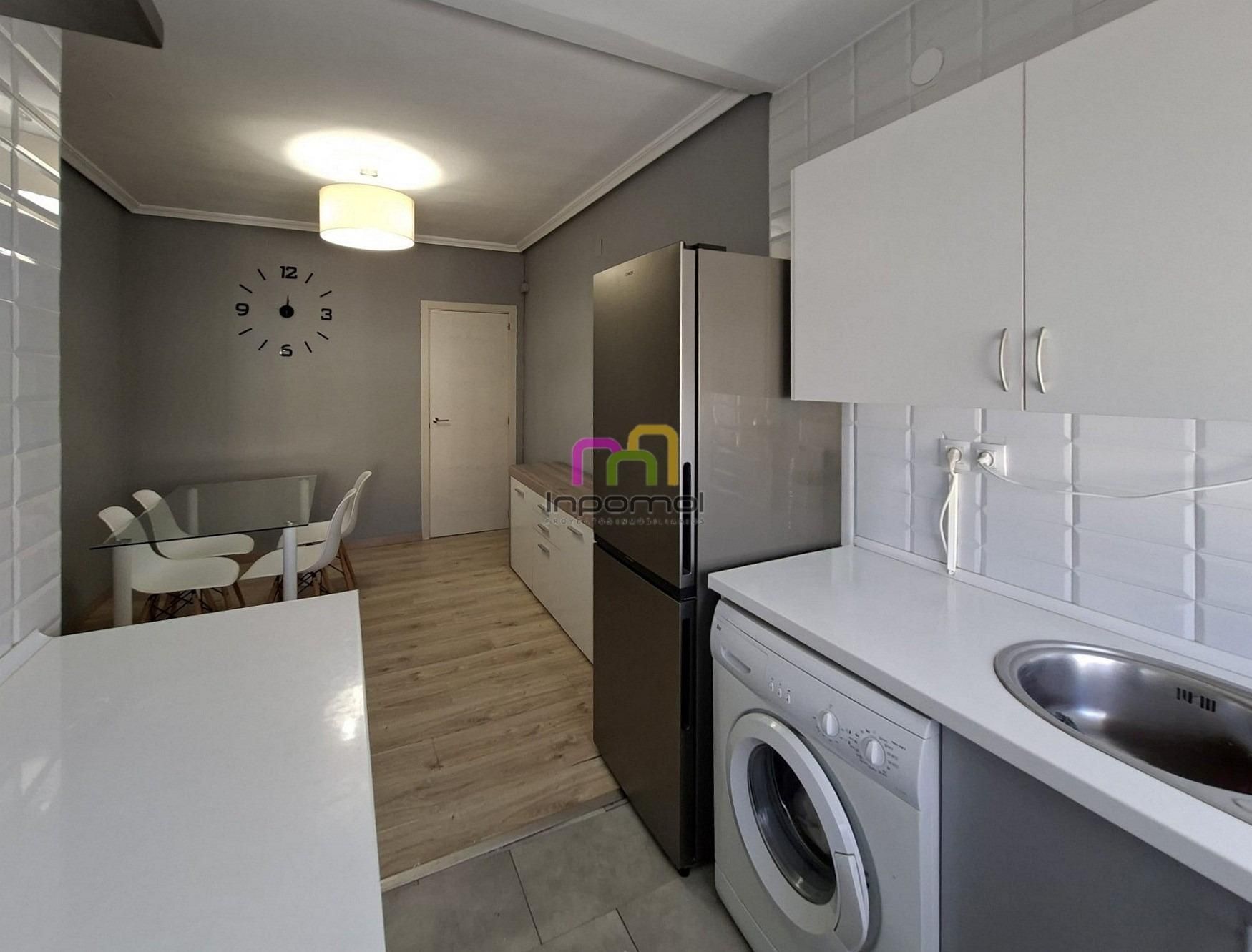 Cocina de Apartamento de alquiler en Badajoz Capital con Trastero y Amueblado