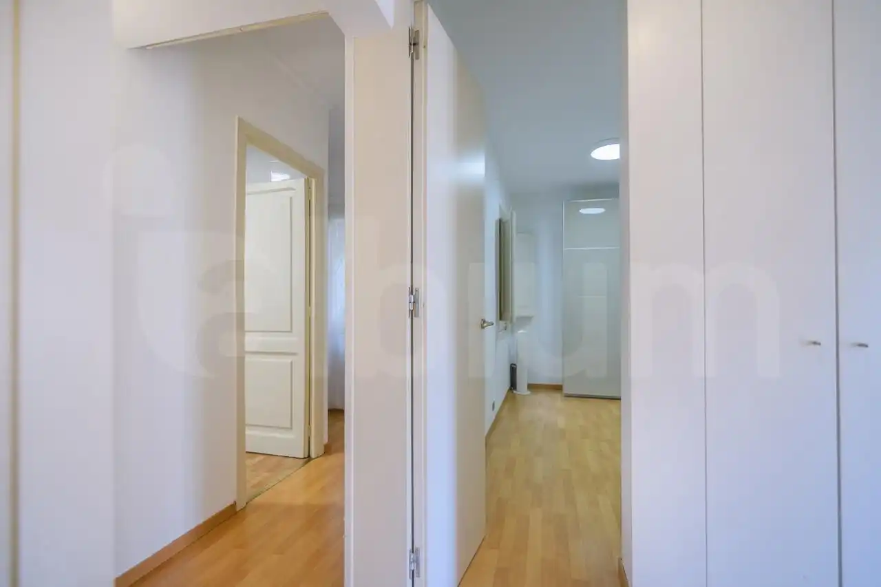 Wohnung zum Verkauf in Barcelona mit Klimaanlage, Parkett und Möbliert