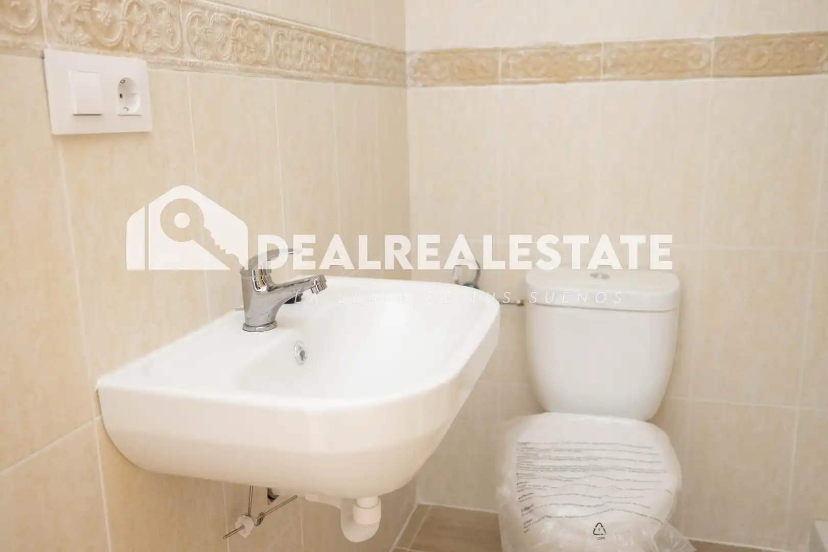 Baño de Piso en venta en Guillena con Trastero