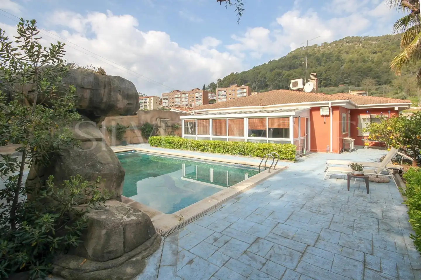 Casa con piscina en venta en Carrer Lluís Millet, imagen 3