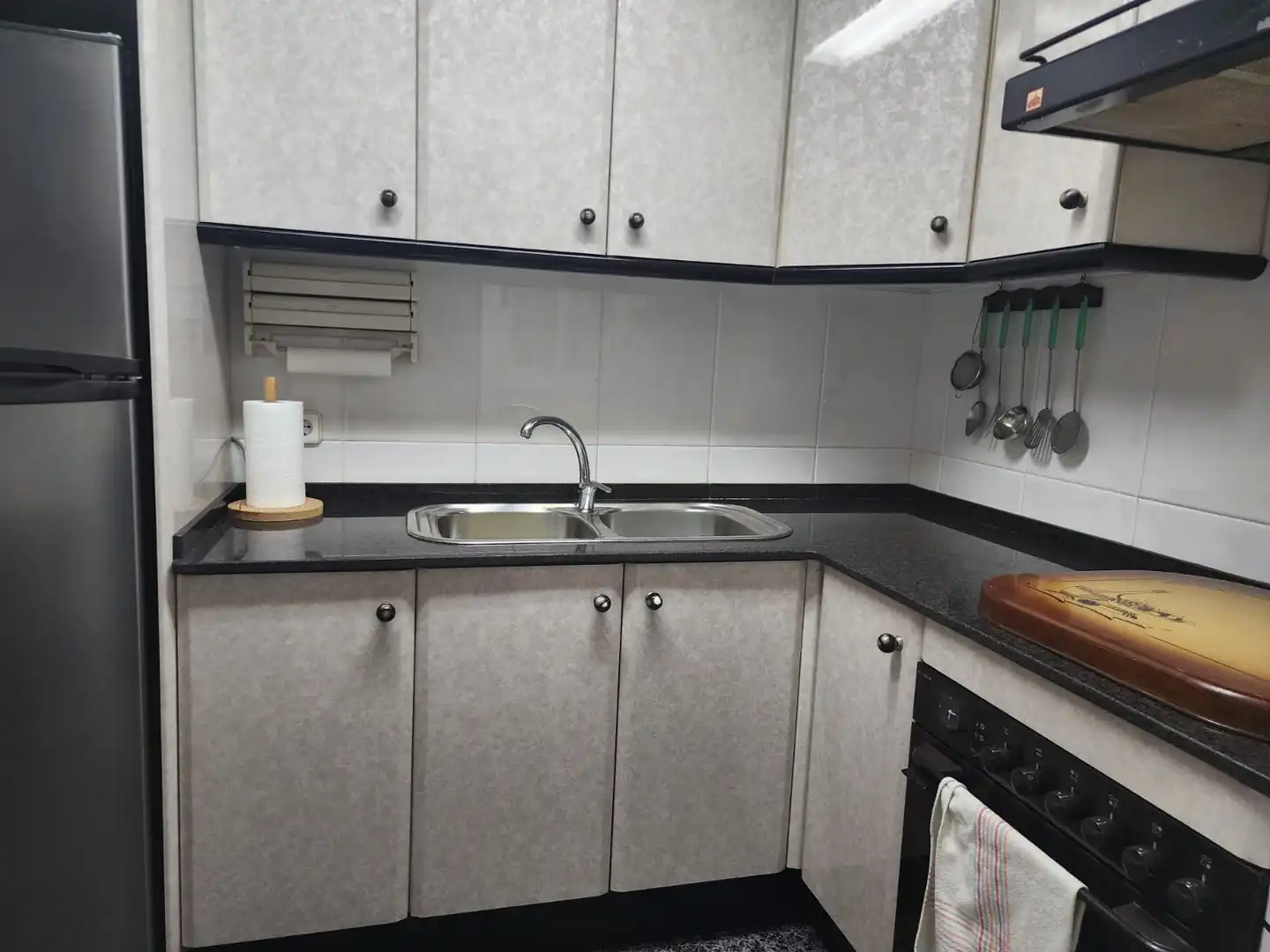 Kitchen of Flat for sale in L'Hospitalet de Llobregat  with Furnished, Oven and Washing machine