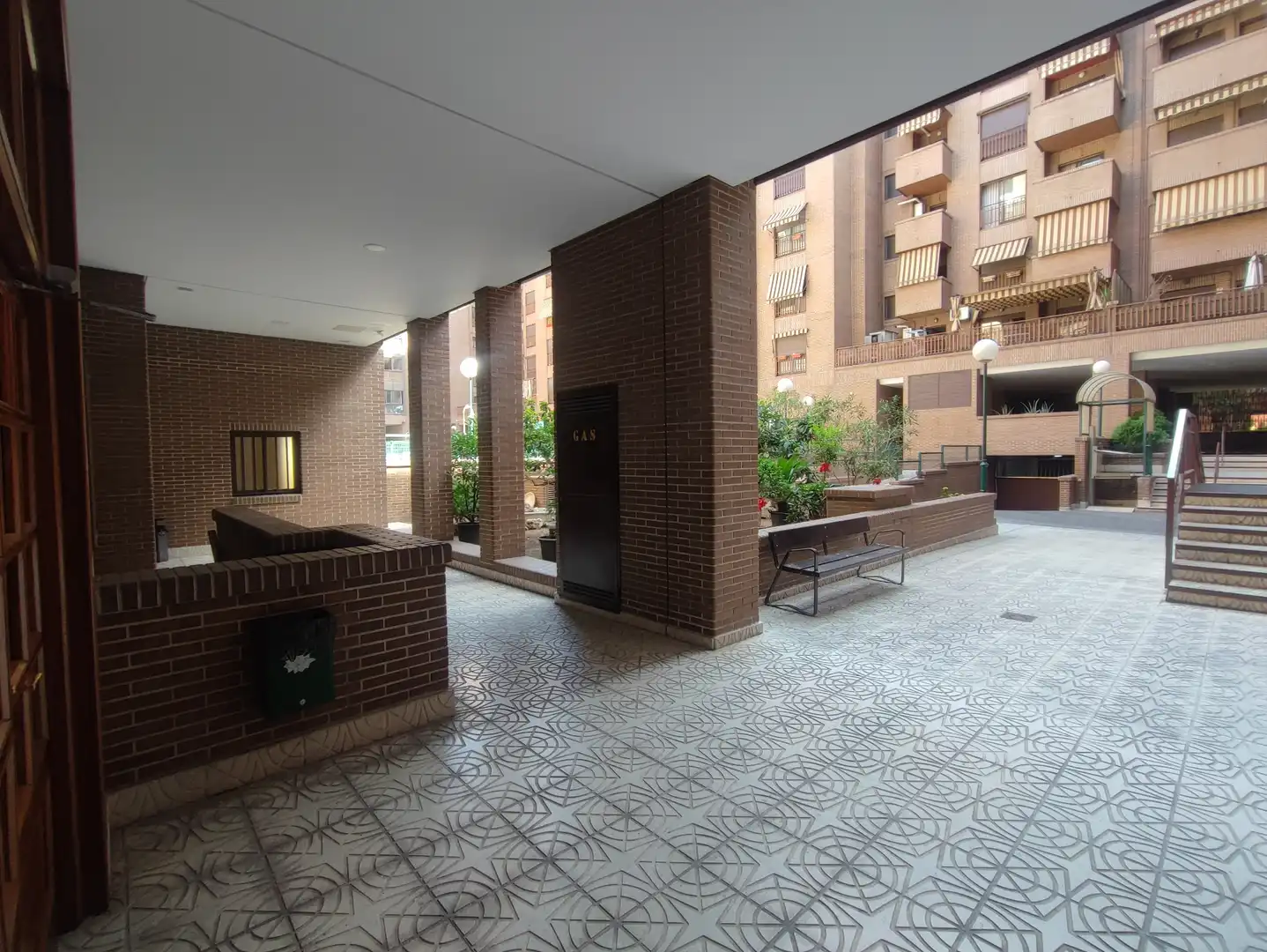 Piso en venta en Madrid con Calefacción, Terraza y Horno