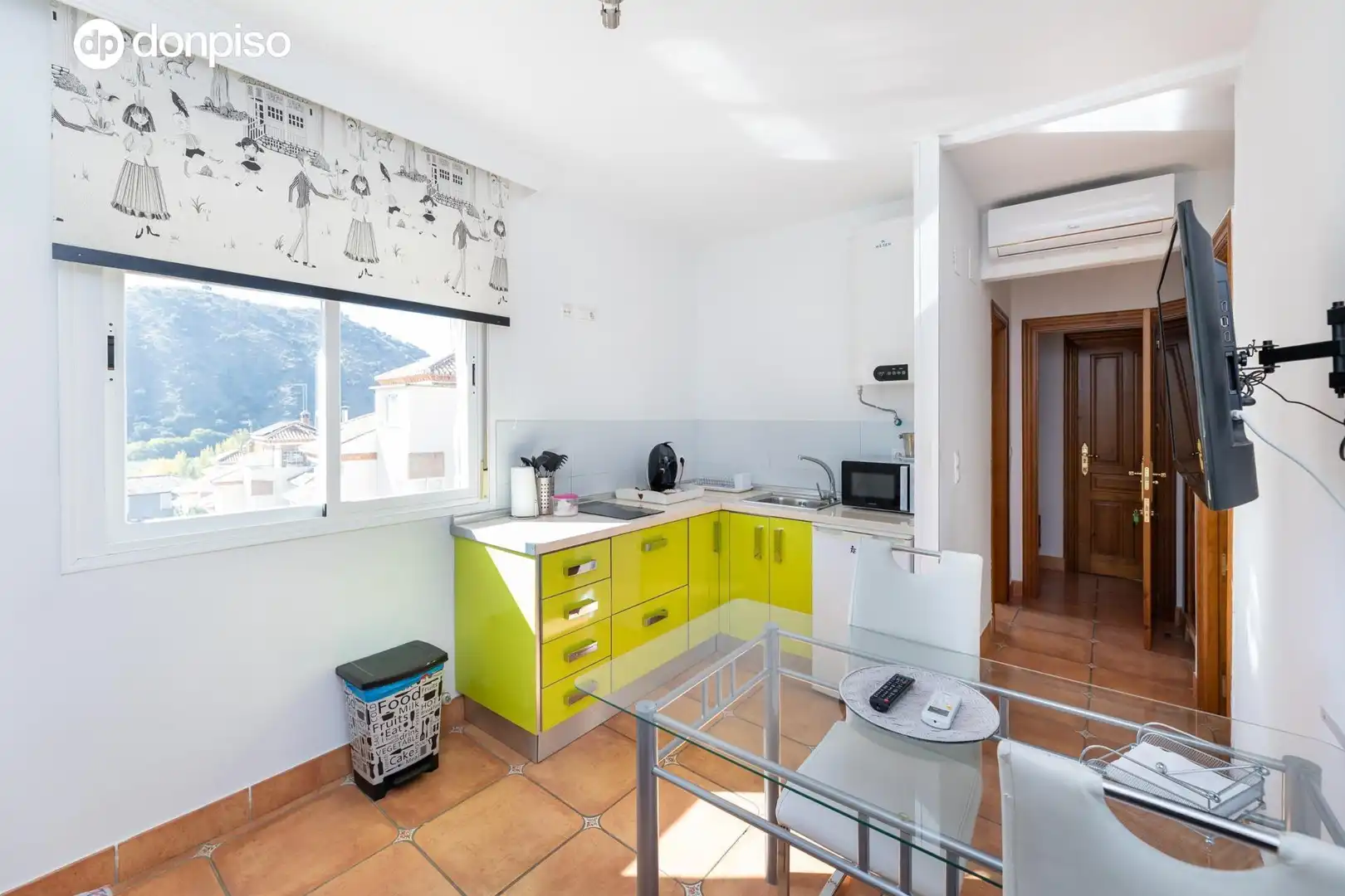Cocina de Casa o chalet en venta en Granada con Jardín privado, Terraza y Piscina