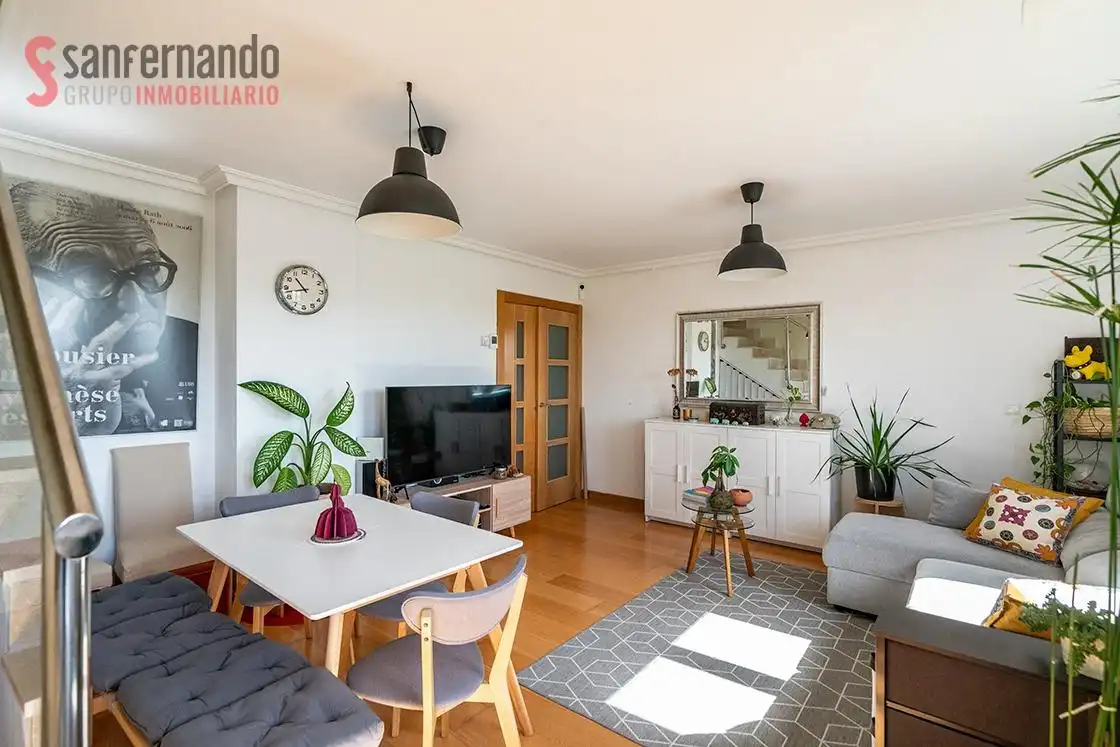 Wohnzimmer von Maisonette zum Verkauf in Santander mit Heizung, Terrasse und Gemeinschaftspool