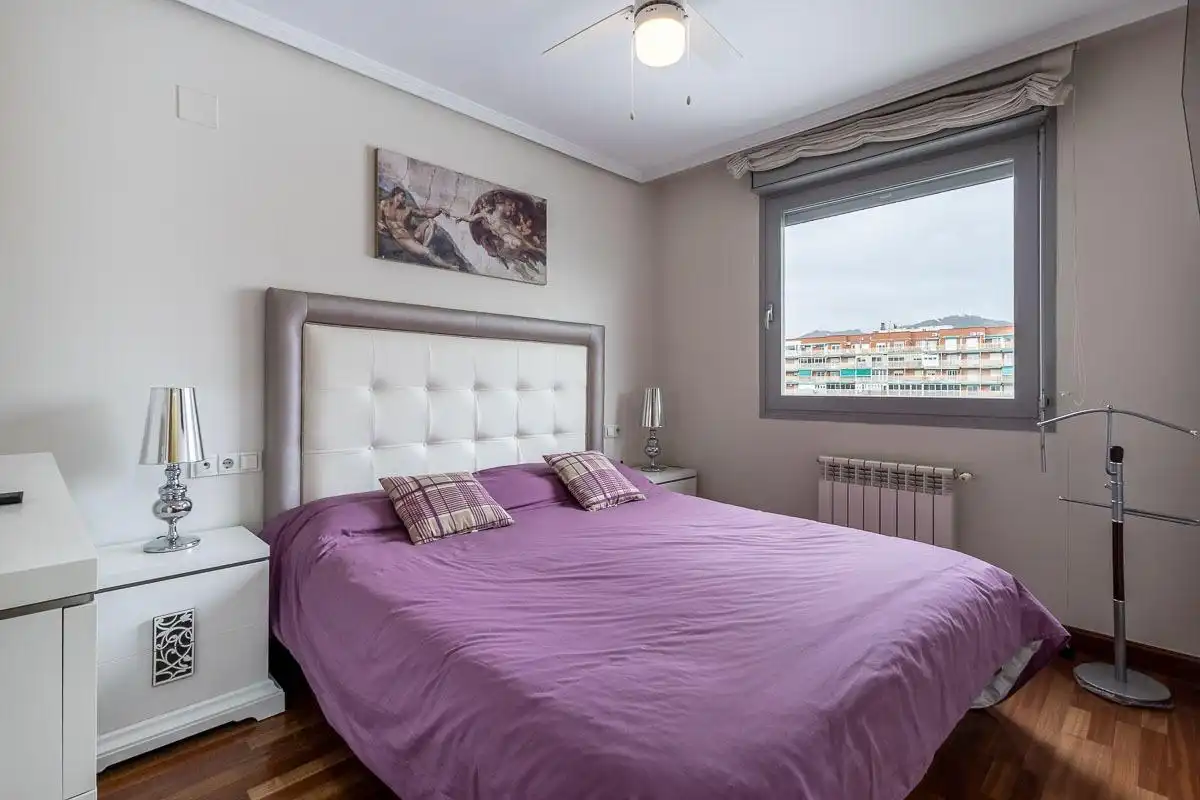 Bedroom of Flat for sale in Granada  with Air Conditioner and Storage room