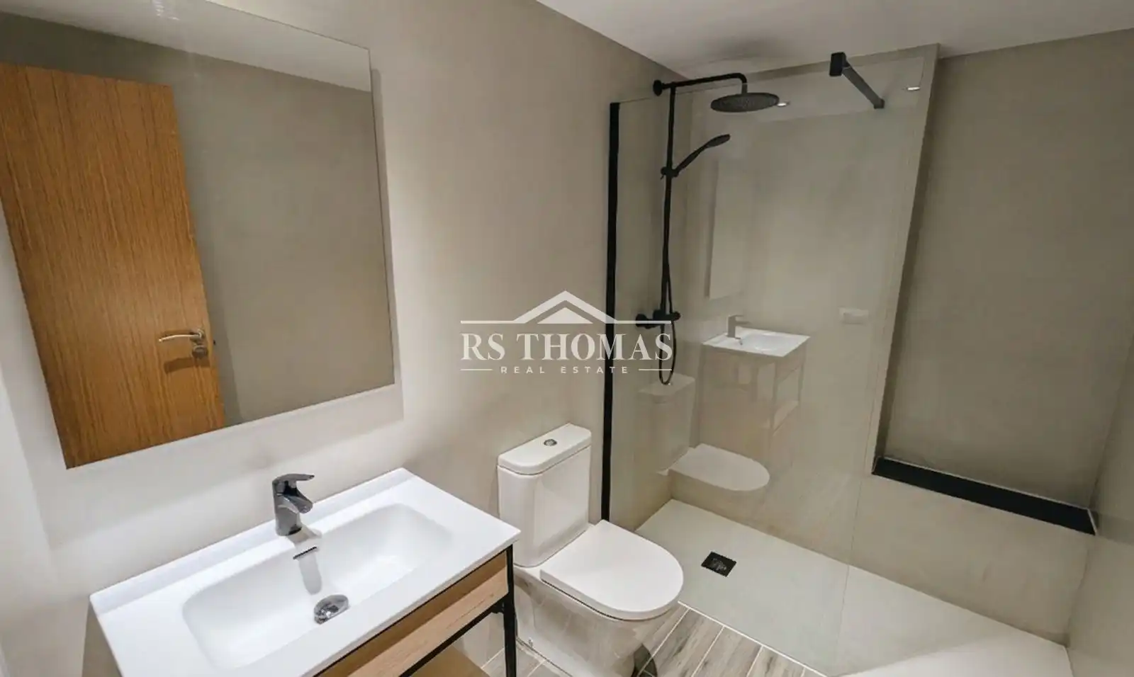 Baño de Piso de alquiler en Sant Julià de Lòria con Calefacción, Terraza y Trastero