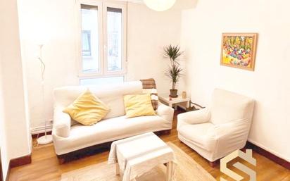 Sala d'estar de Pis en venda en Bilbao  amb Calefacció