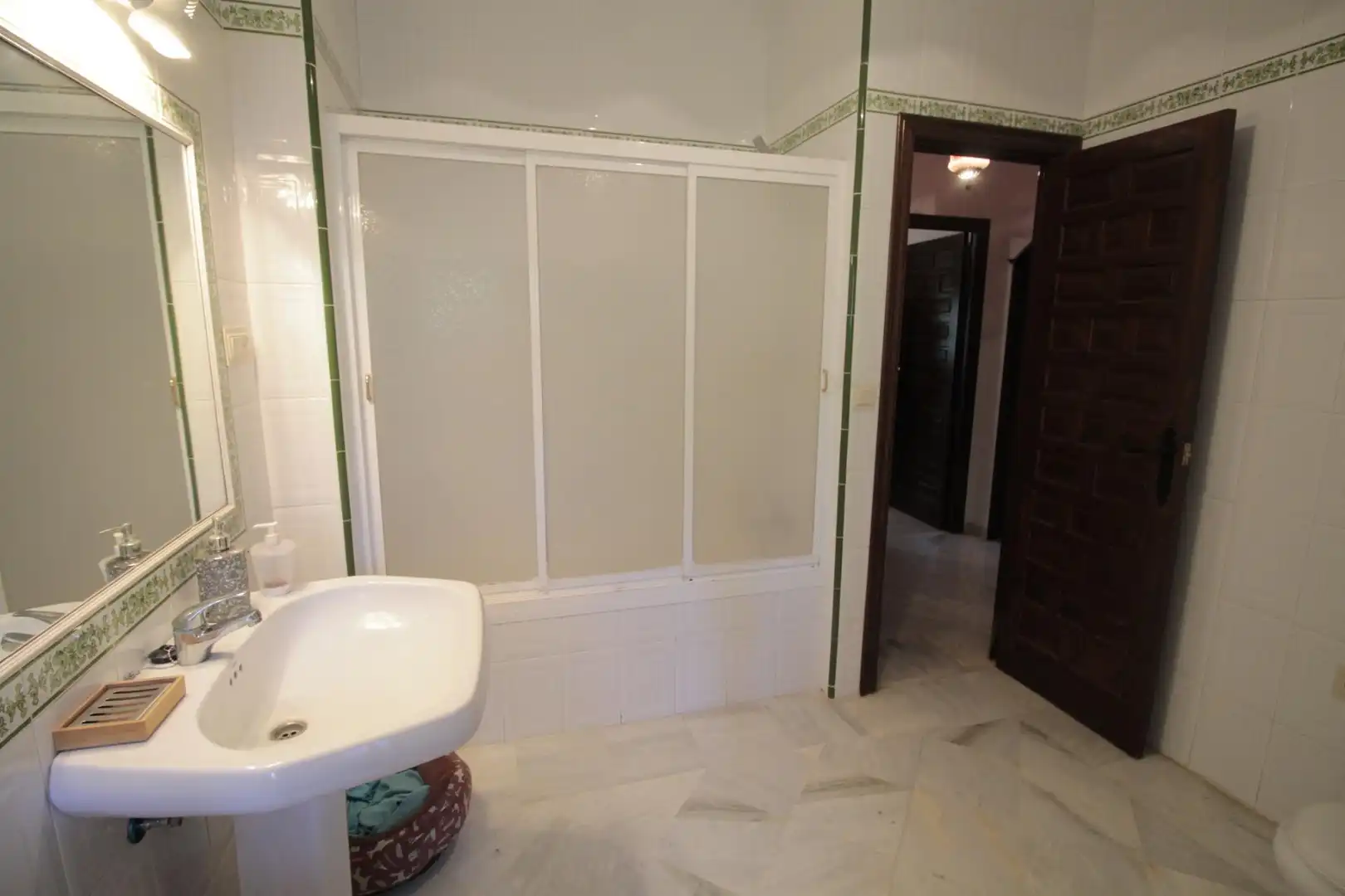 Baño de Casa o chalet en venta en El Castillo de las Guardas con Jardín privado, Trastero y Piscina
