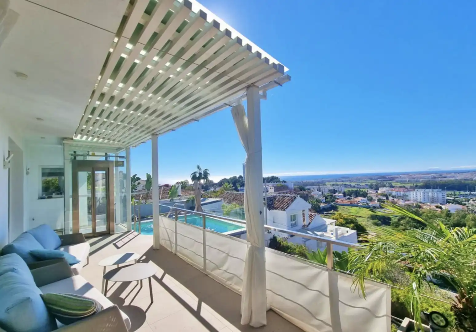 Villa mit Terrasse zum Verkauf in Nueva Andalucía