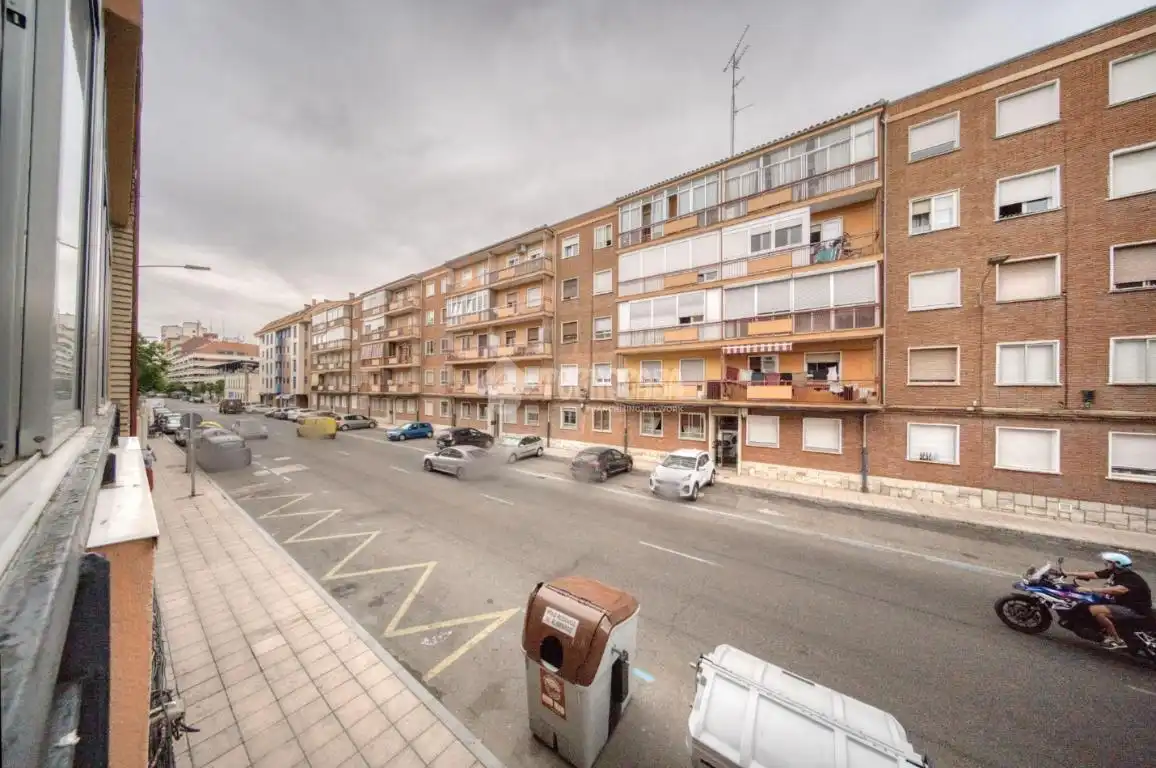 Vista exterior de Pis en venda en Valladolid amb Calefacció