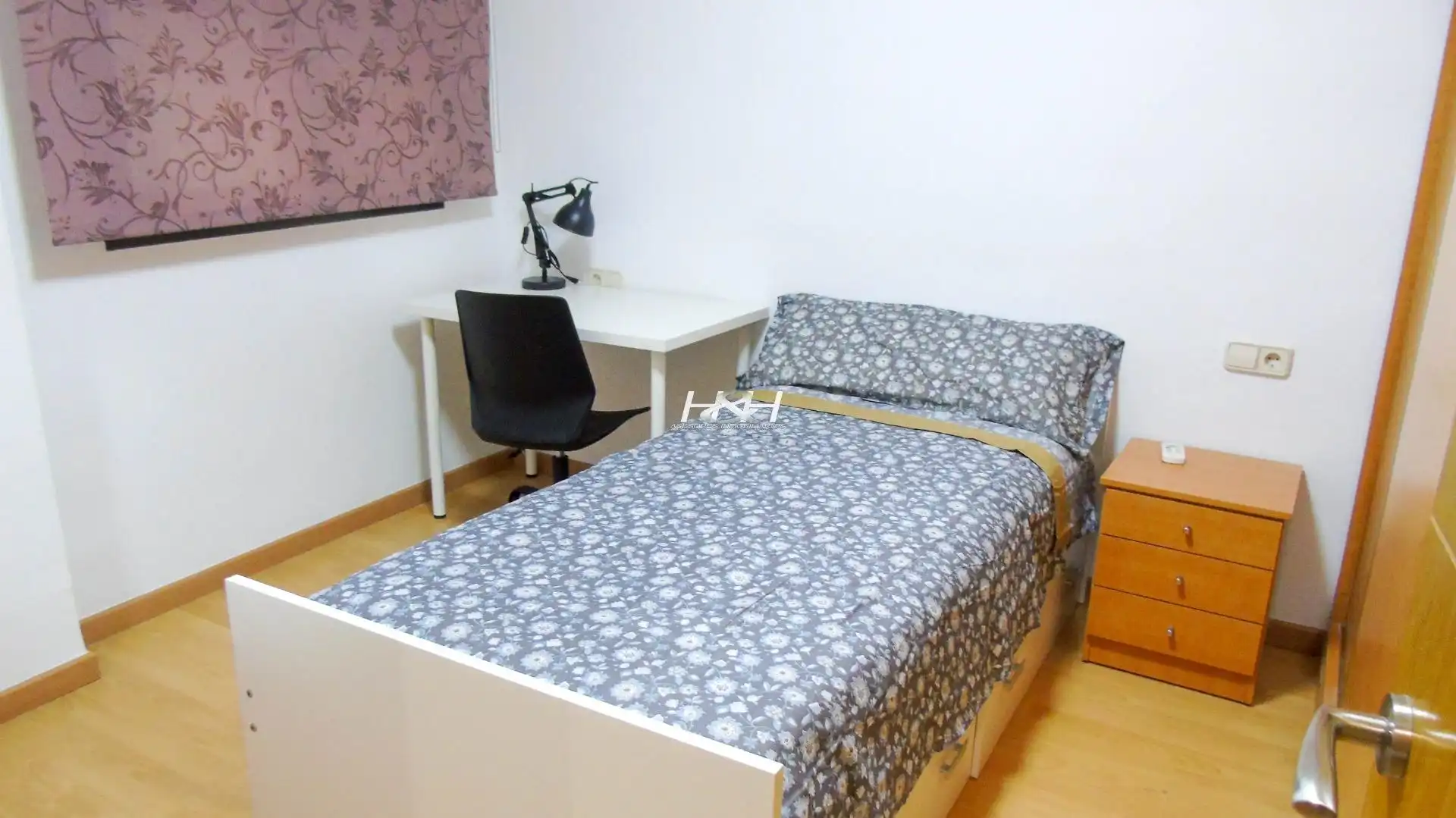 Bedroom of Flat for rent in Burjassot  with Air Conditioner, Storage room and Furnished