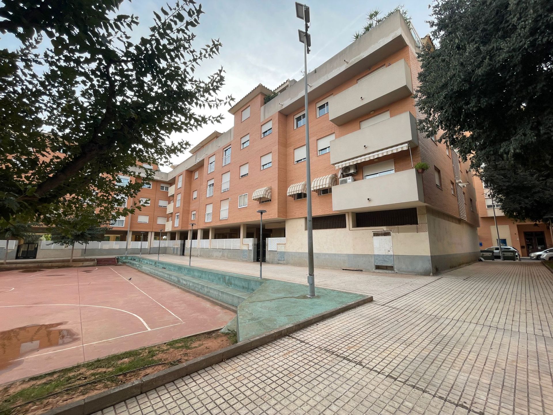 Vista exterior de Piso en venta en Castellón de la Plana / Castelló de la Plana con Calefacción, Trastero y Balcón