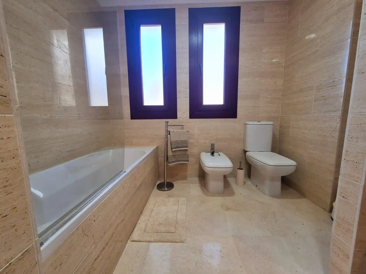 Bany de Àtic en venda en Casares amb Jardí privat i Piscina comunitària