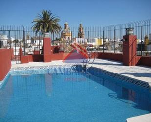 Swimming pool of Duplex for sale in  Sevilla Capital  with Air Conditioner and Balcony