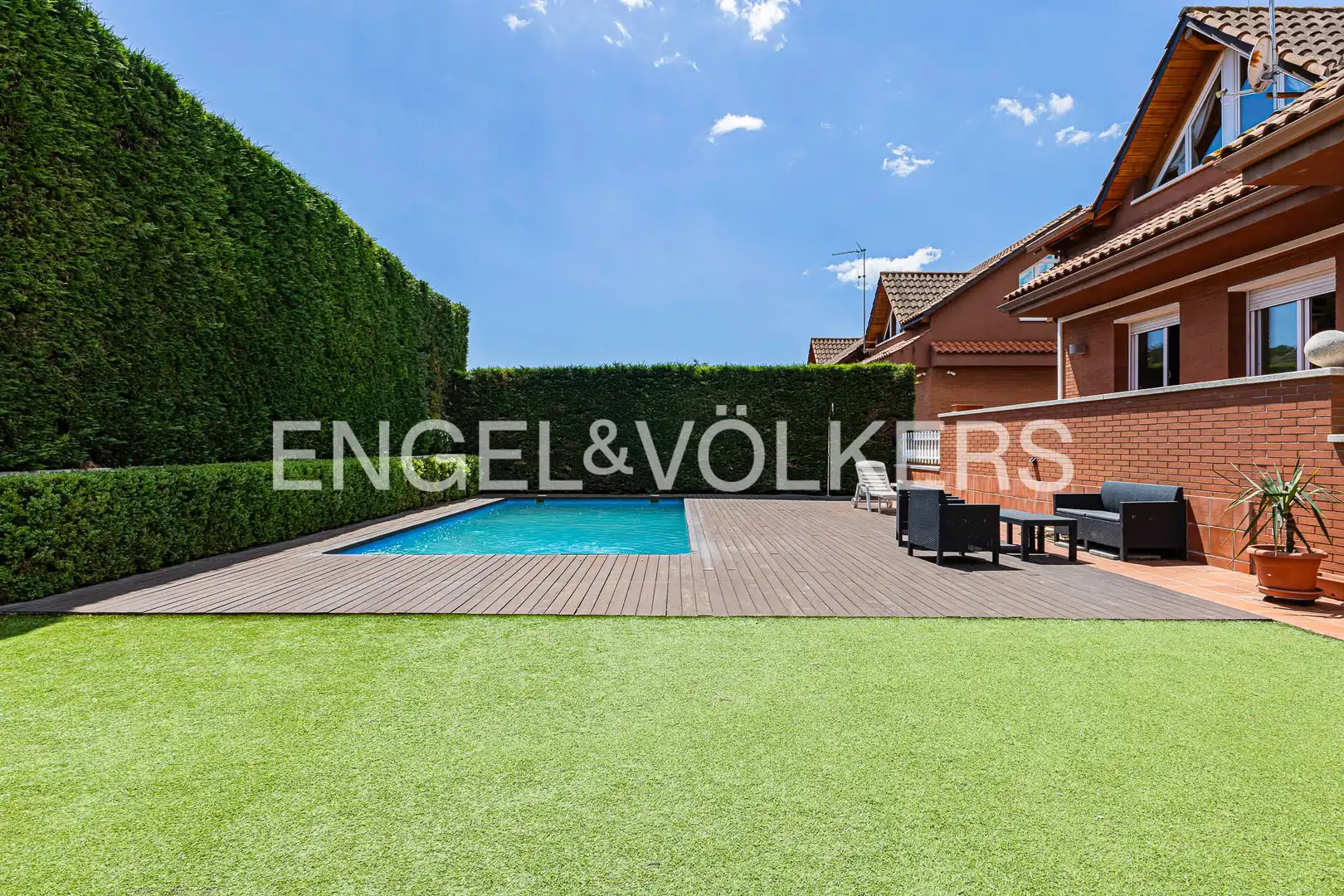Piscina de Casa o xalet en venda en Sant Cugat del Vallès amb Aire condicionat, Calefacció i Jardí privat