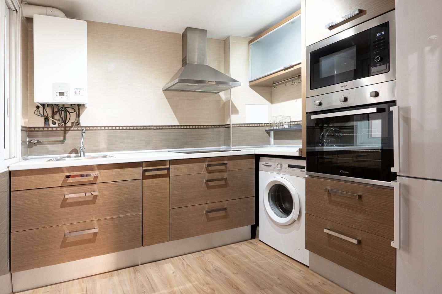 Kitchen of Flat for sale in  Zaragoza Capital  with Air Conditioner, Heating and Parquet flooring