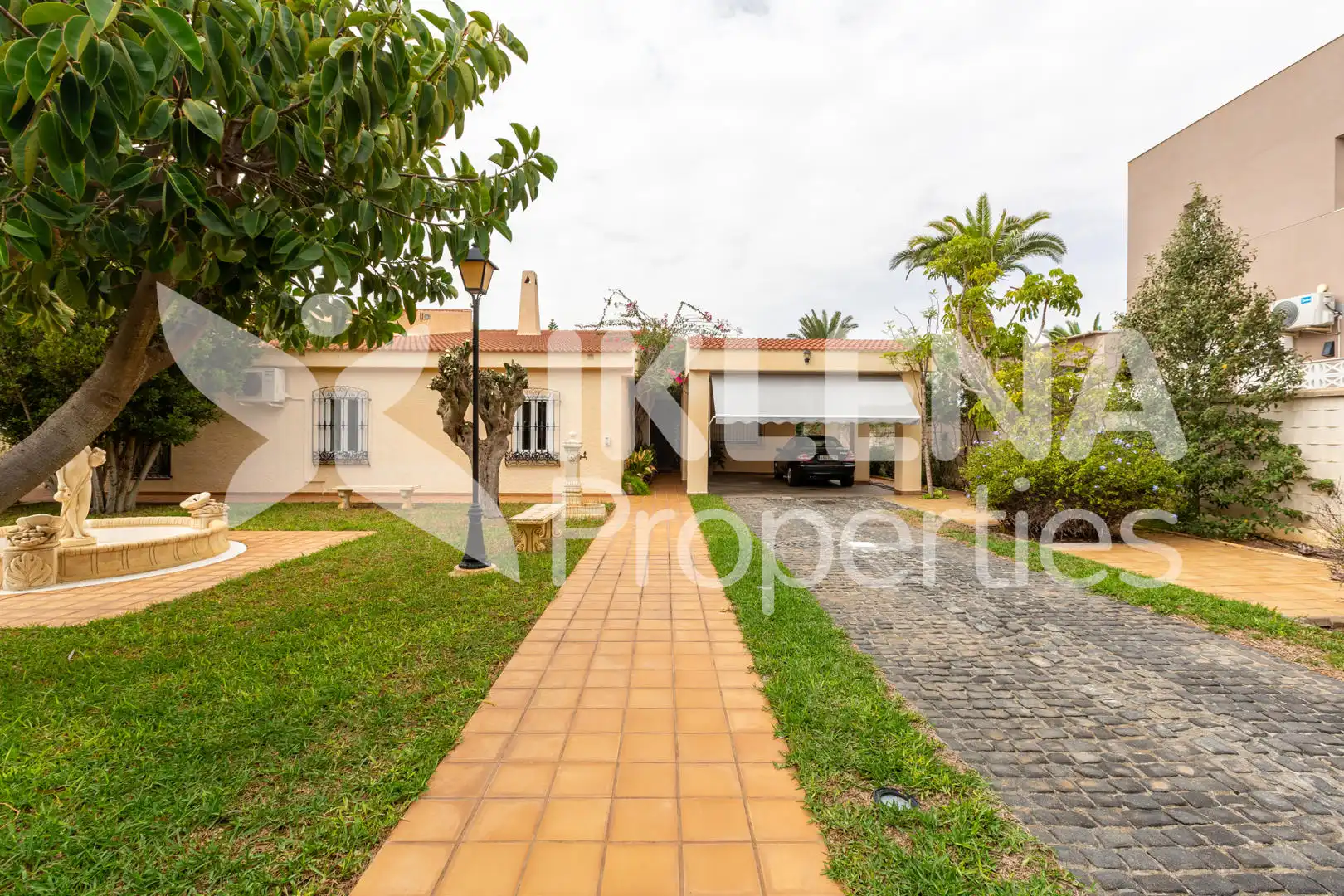 Exterior view of Houses for sale in Roquetas de Mar  with Air Conditioner, Private garden and Terrace