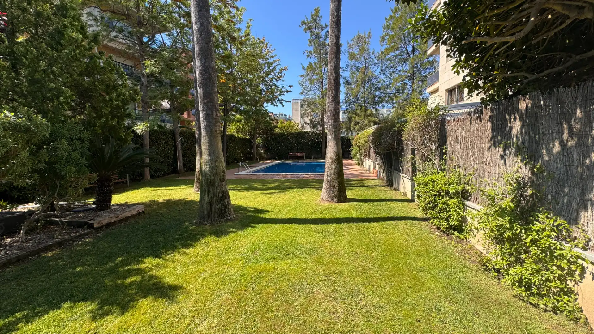 Jardín de Planta baja en venta en Salou con Aire acondicionado, Calefacción y Jardín privado
