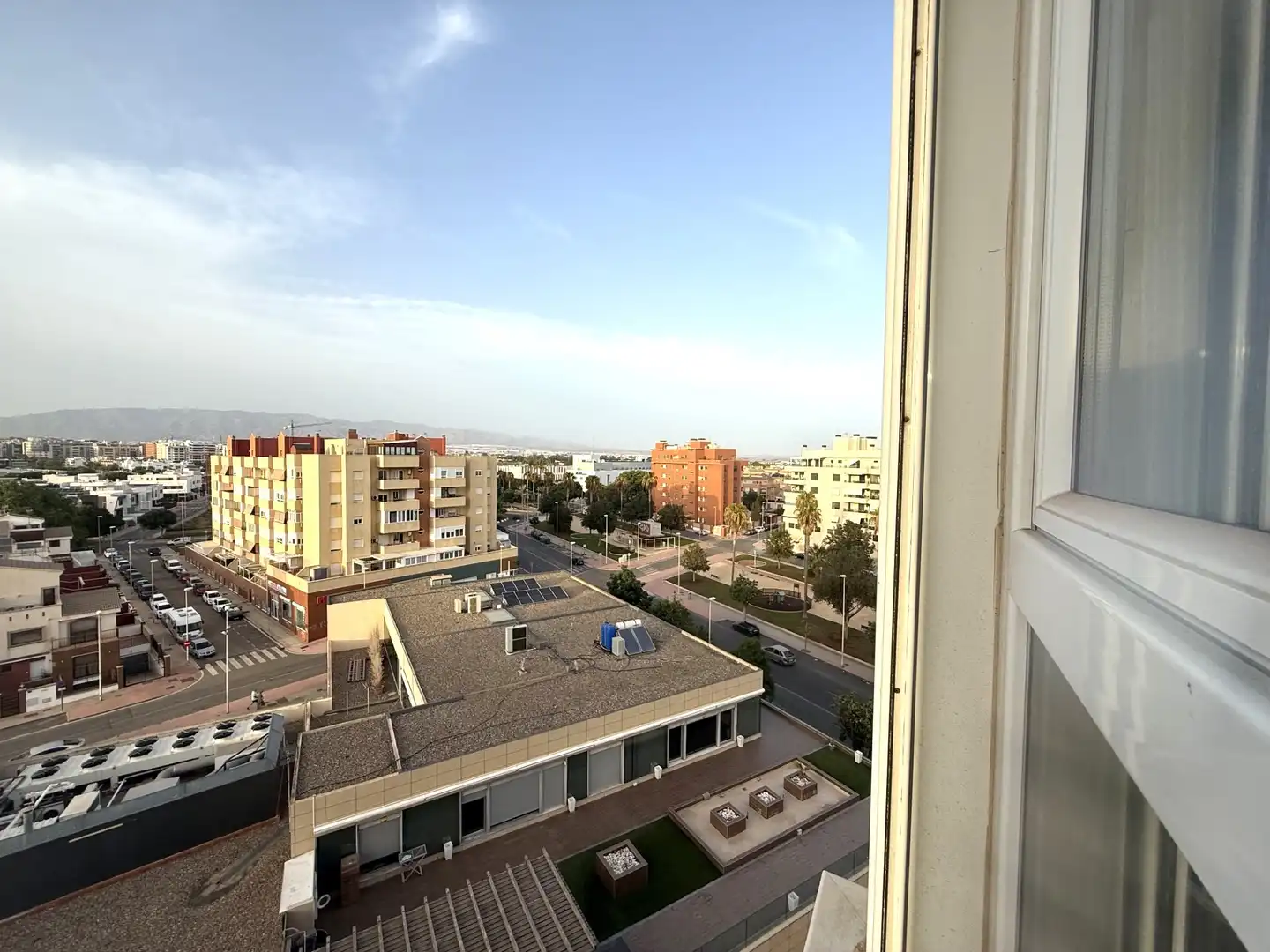 Vista exterior de Piso de alquiler en Almería con Aire acondicionado, Calefacción y Terraza