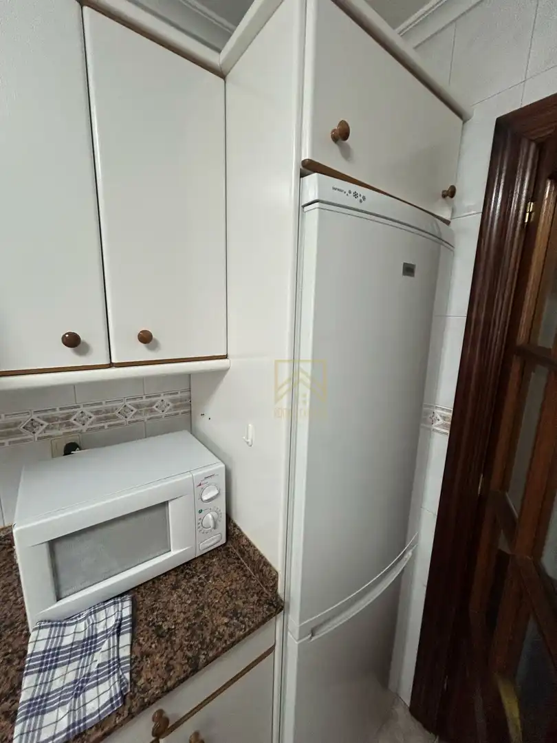 Cocina de Piso de alquiler en Torrelavega  con Calefacción, Parquet y Amueblado
