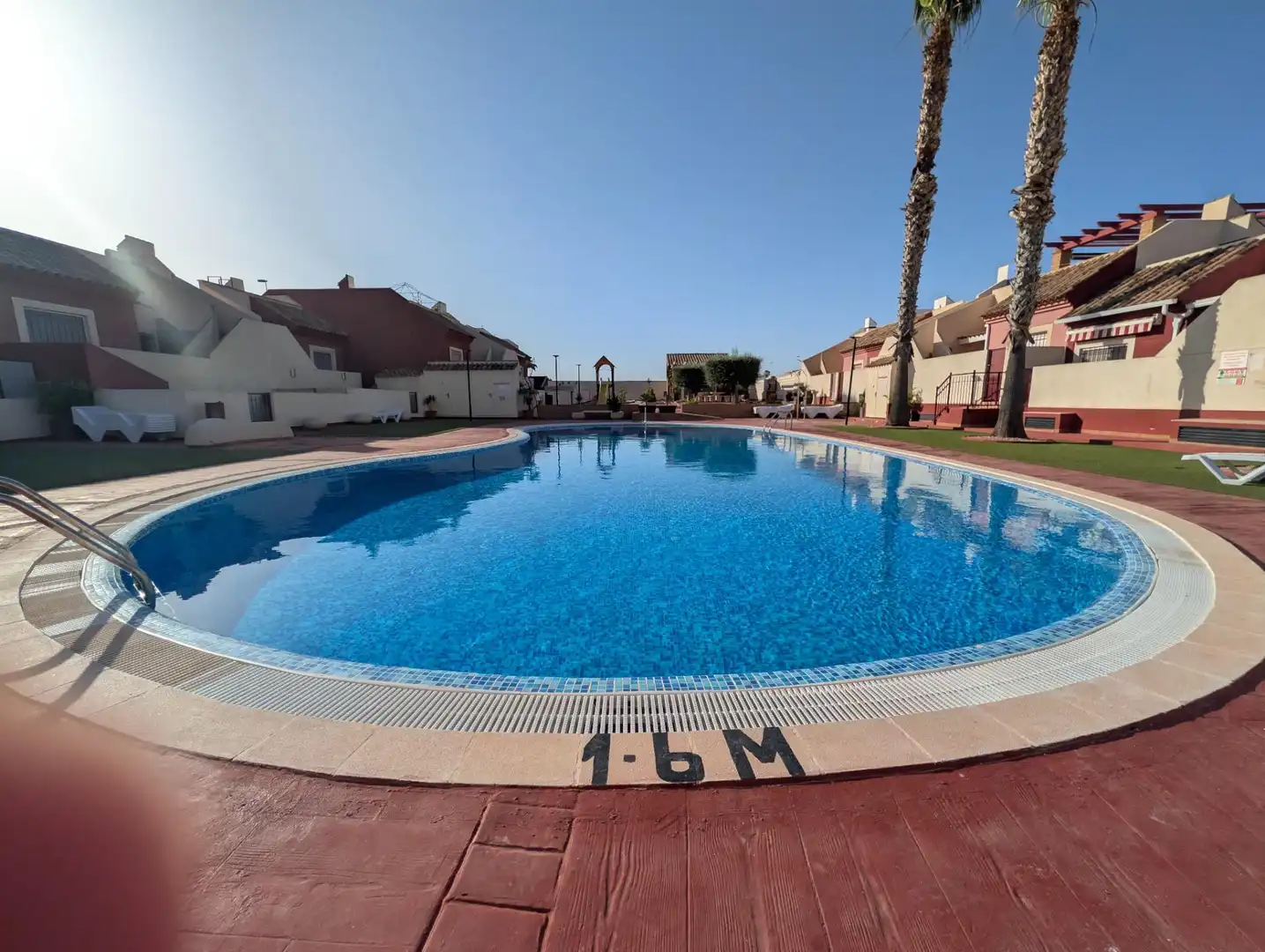 Piscina de Casa adosada en venda en Mazarrón amb Aire condicionat, Jardí privat i Piscina comunitària