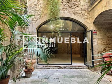 Local comercial en alquiler en Montcada
