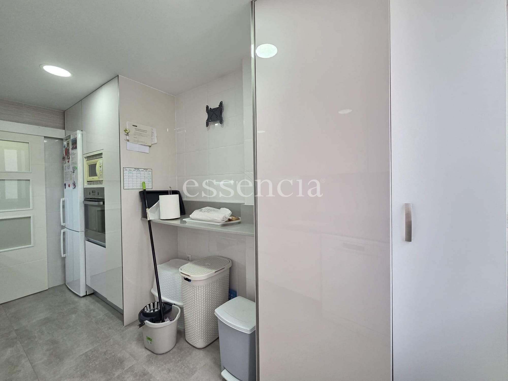 Bathroom of Flat for sale in Gandia  with Air Conditioner, Terrace and Balcony