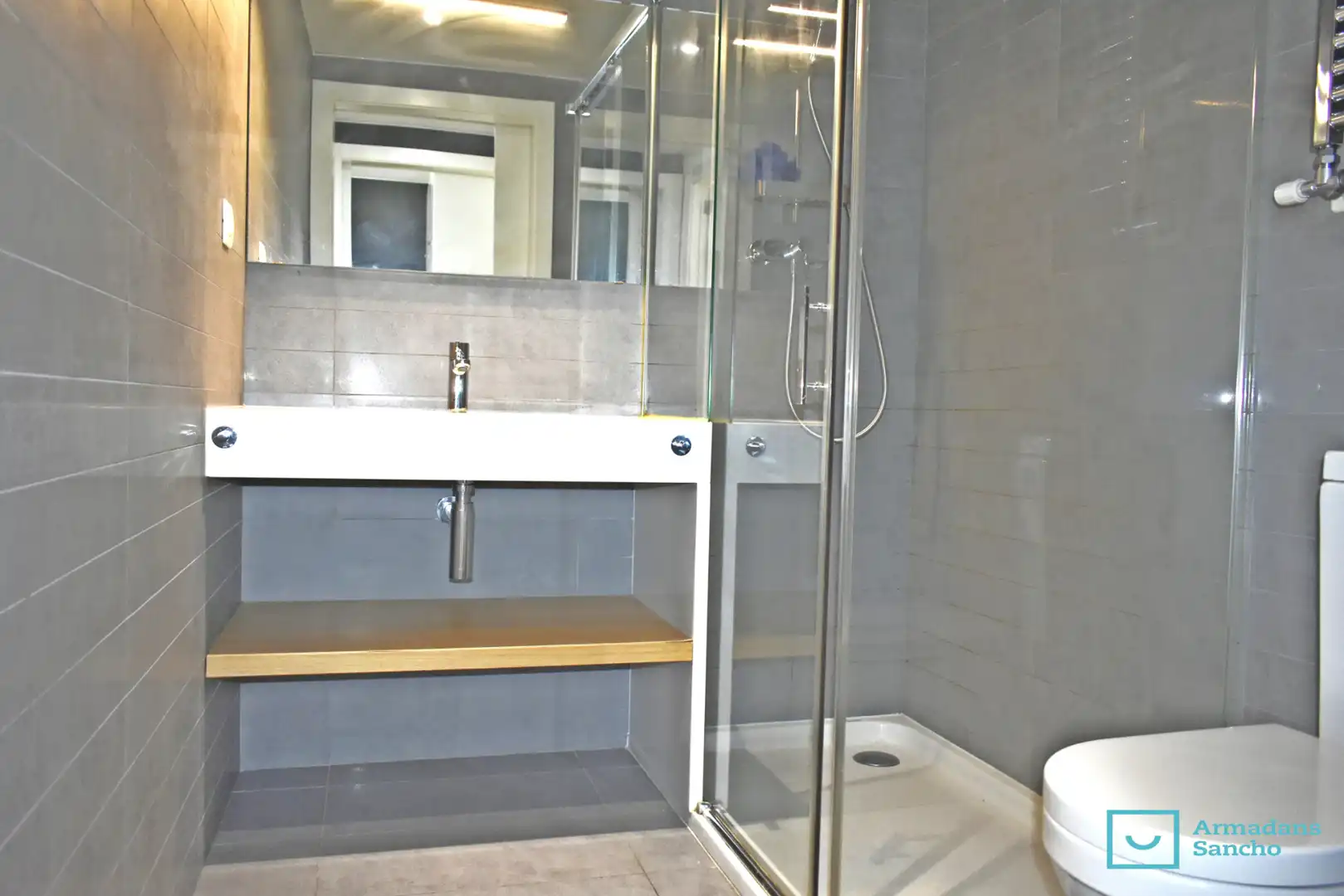 Bathroom of Duplexes for rent in Tiana  with Air Conditioner, Parquet flooring and Terrace